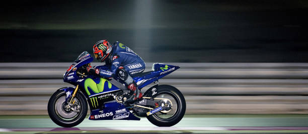 maverick-vinales-of-spain-and-movistar-yamaha-motogp-heads-down-a-picture-id651544656