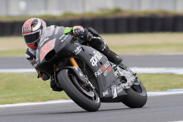 sam-lowes-of-great-britain-and-aprilia-racing-team-gresini-rounds-the-picture-id642206164
