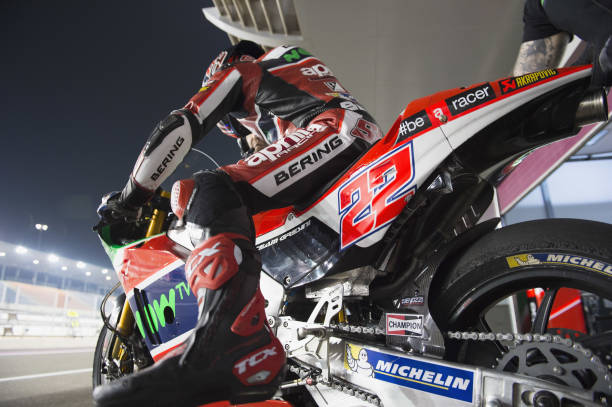 sam-lowes-of-great-britain-and-aprilia-racing-team-gresini-starts-picture-id652149900