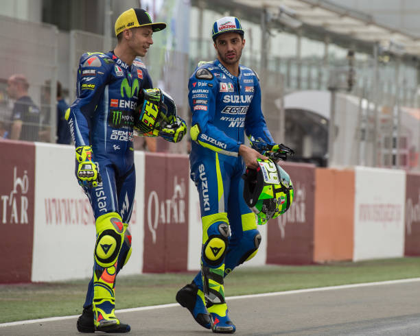 valentino-rossi-of-italy-who-rides-yamaha-for-movistay-yamaha-motogp-picture-id658072206