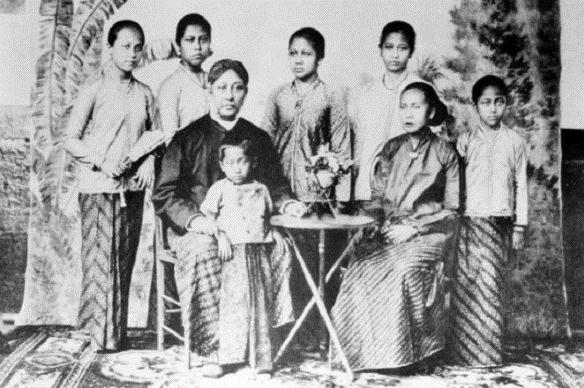 340073-old-photos-of-indonesian-people