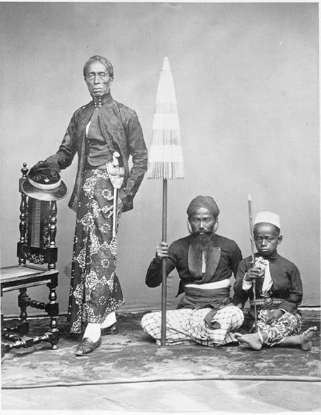 340081-old-photos-of-indonesian-people