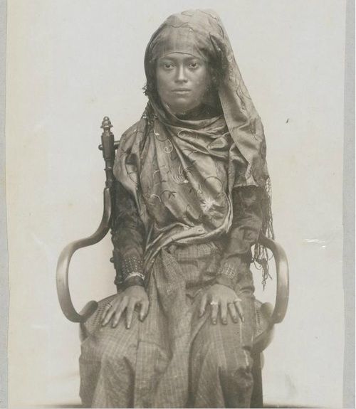 340097-old-photos-of-indonesian-people