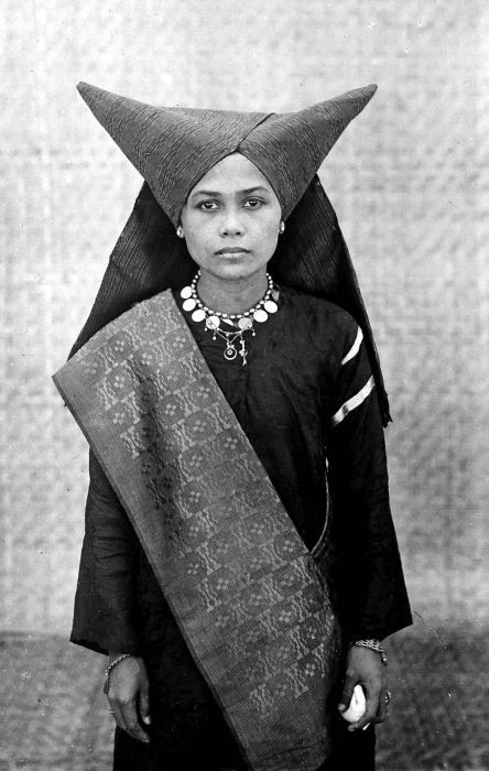 340100-old-photos-of-indonesian-people