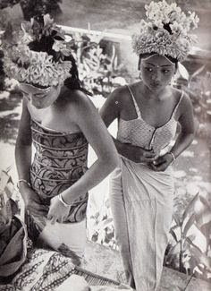 kumpulan-foto-gadis-bali-tempoe-doeloe-telanjang-dada-tahun-1910-1930-balinese-topless-girls-vintage-photography-10